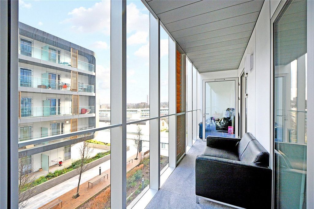 Property photo 3 of 17