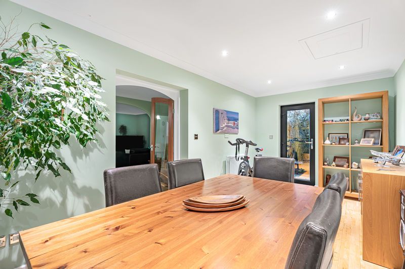 Property photo 3 of 15 Photo 6