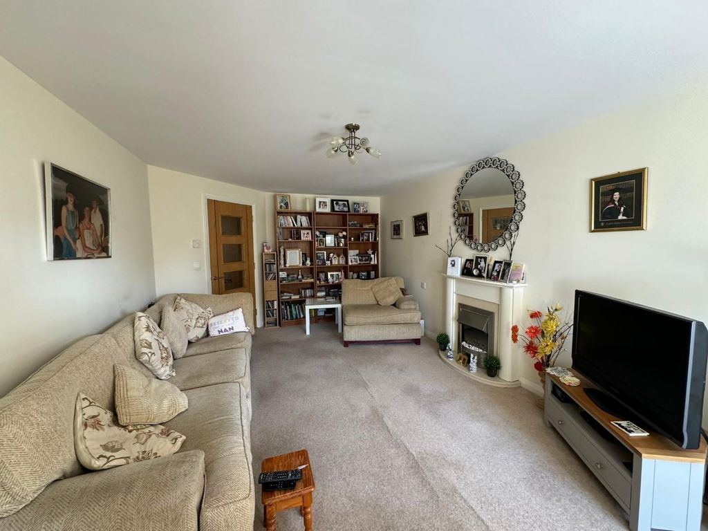 Property photo 3 of 46