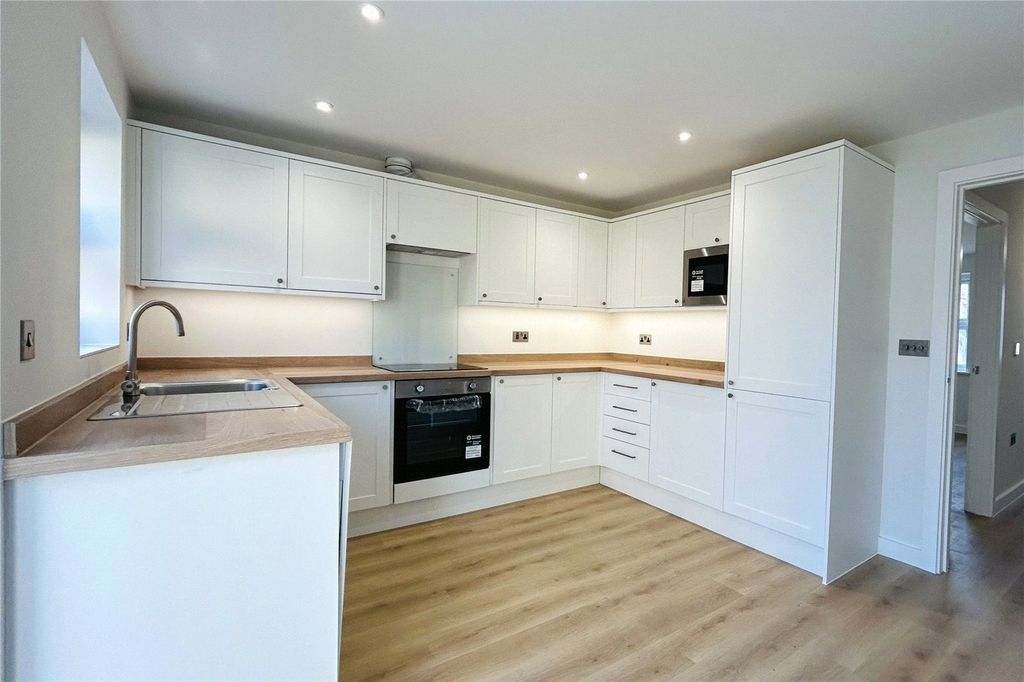 Property photo 2 of 12 Picture No. 19