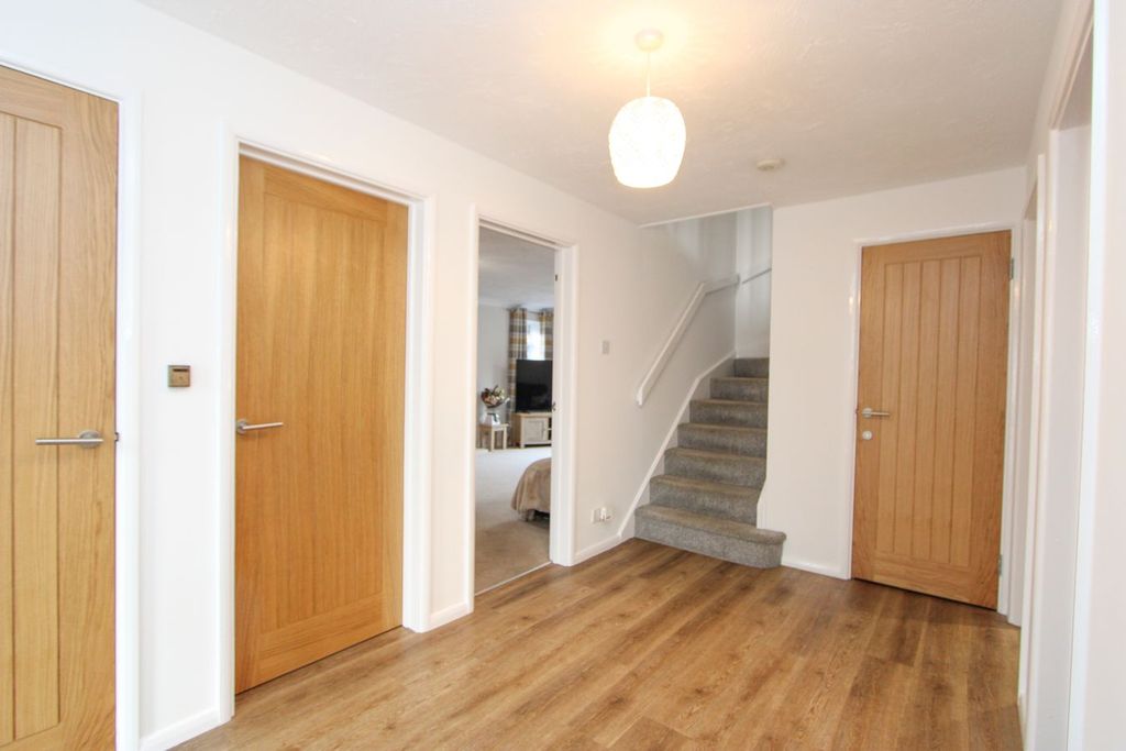 Property photo 2 of 30