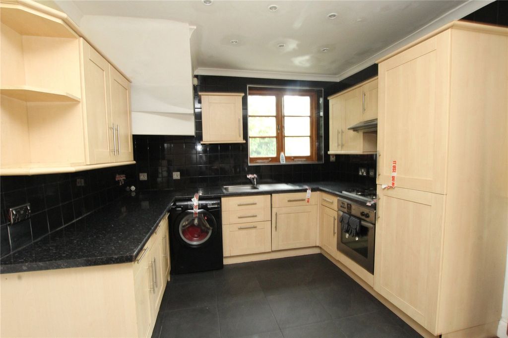 Property photo 2 of 7 Picture No. 16