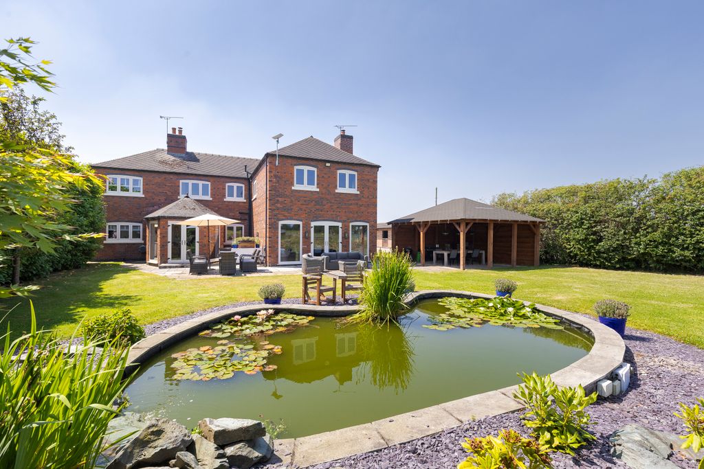 Property photo 1 of 64 Ornamental Pond.1
