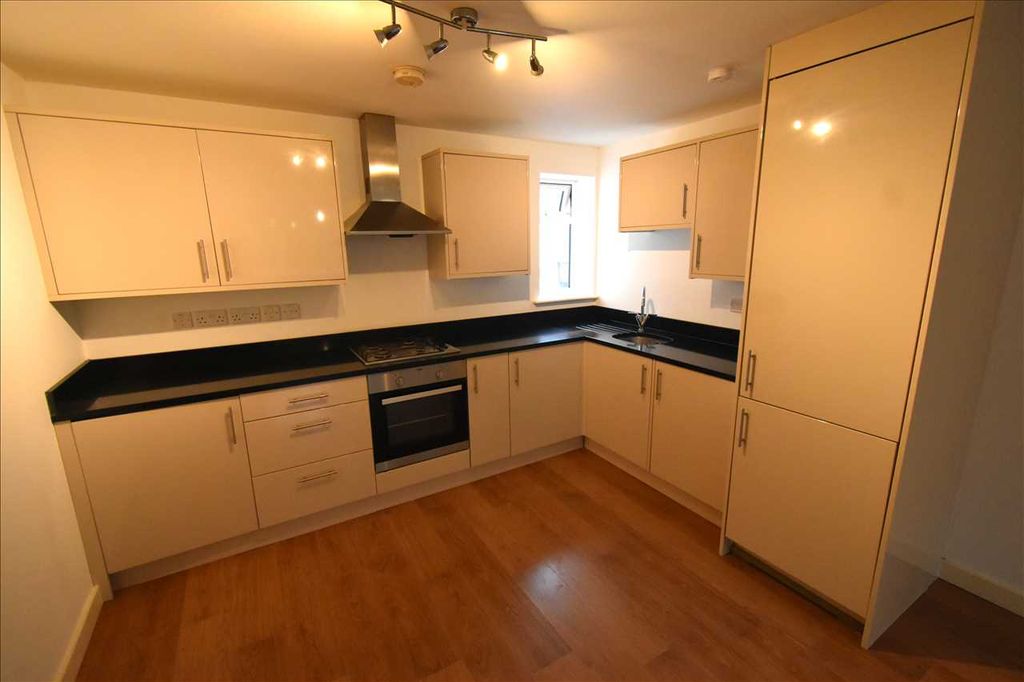 Property photo 2 of 6 Kitchen
