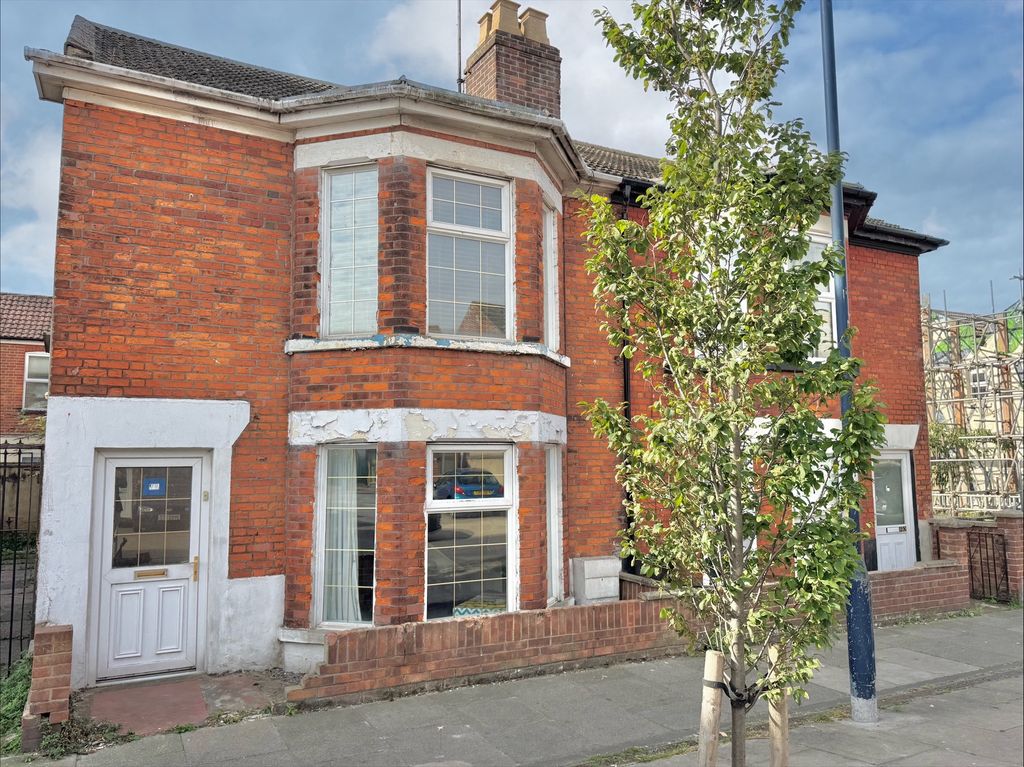 Property photo 1 of 9