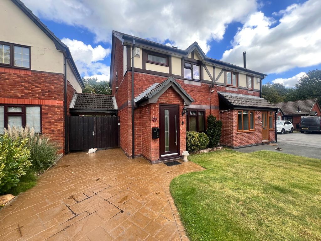 Property photo 2 of 32
