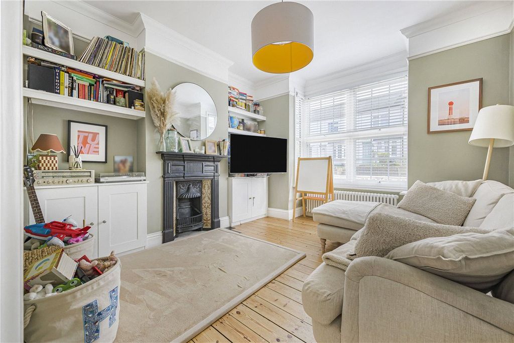 Property photo 2 of 20 Picture No. 14