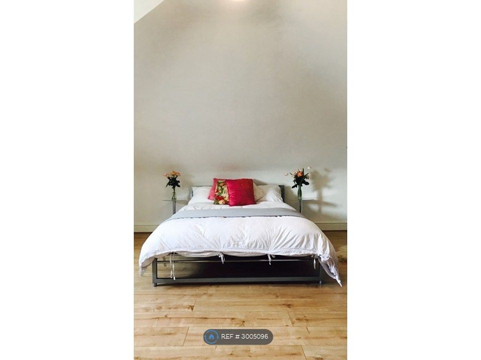 Property photo 1 of 12 Bedroom 1