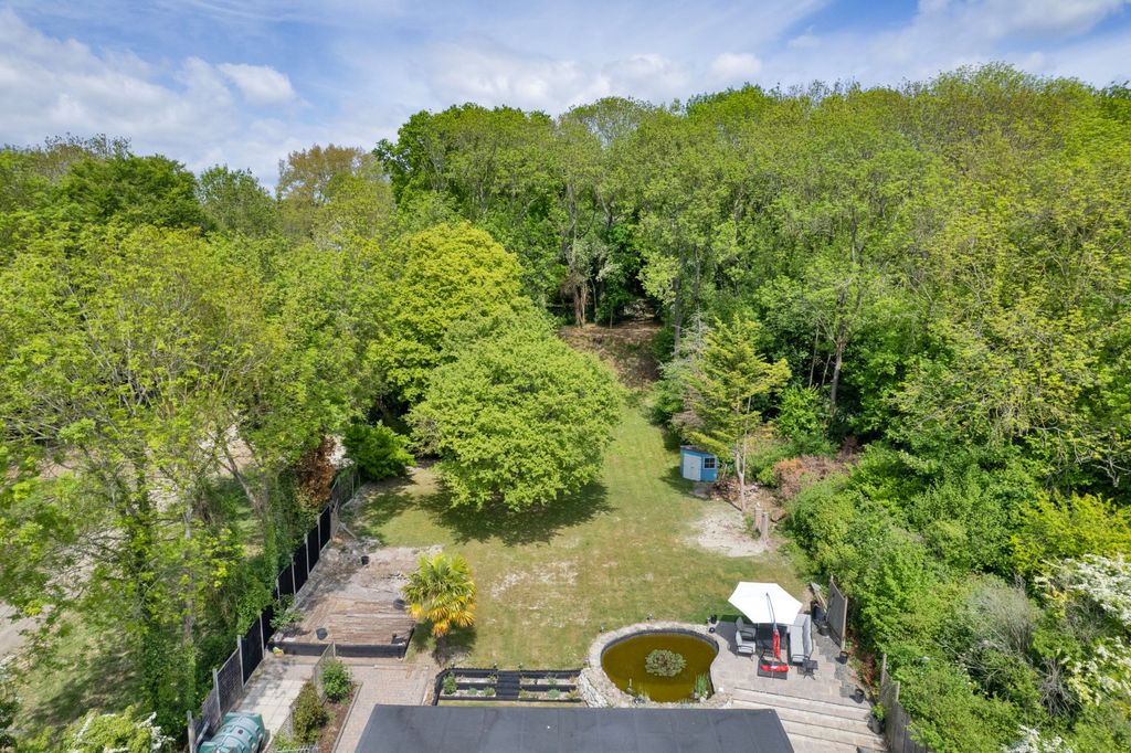 Property photo 2 of 21