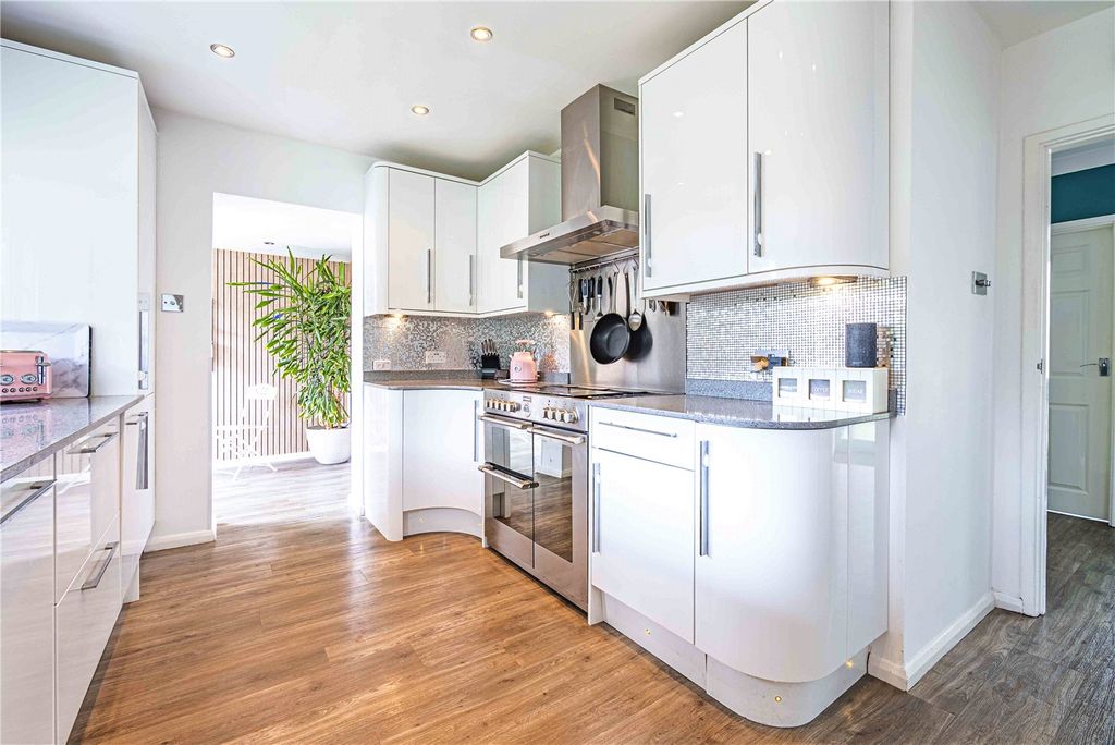 Property photo 2 of 23 Kitchen