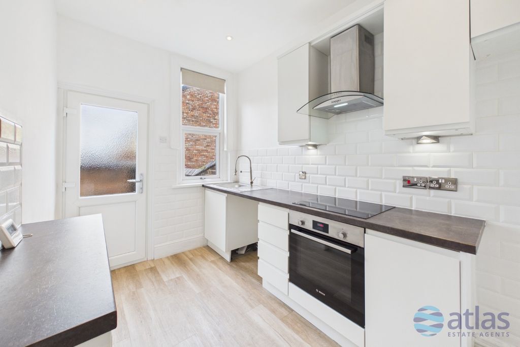 Property photo 2 of 16 Kitchen