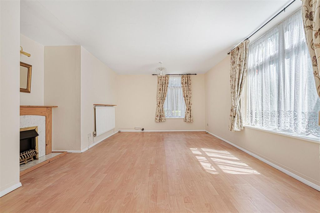 Property photo 3 of 19 16_87183.Jpg