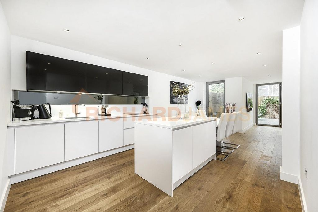 Property photo 3 of 12 W (5).Jpg