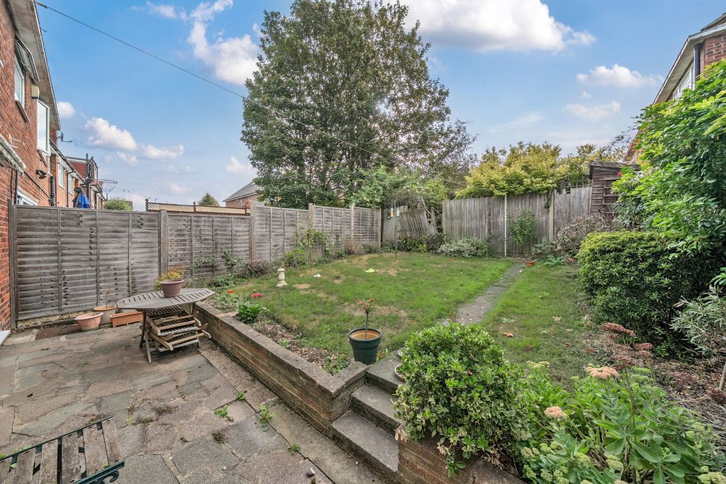 Property photo 2 of 19 Garden