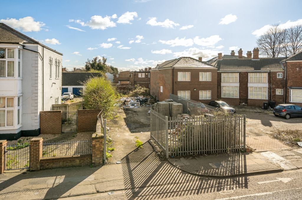 Property photo 3 of 15 1437491-3-69c81E961746c-Arw-1