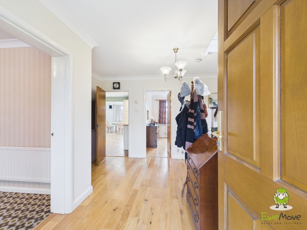 Property photo 2 of 38 Cam03778G0-Pr0410-Still006