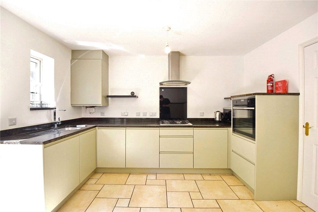 Property photo 2 of 7 Picture No. 04