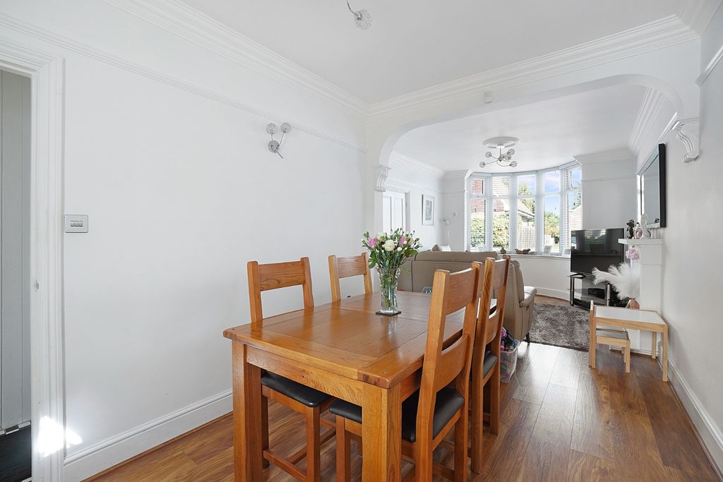 Property photo 3 of 19 44470810