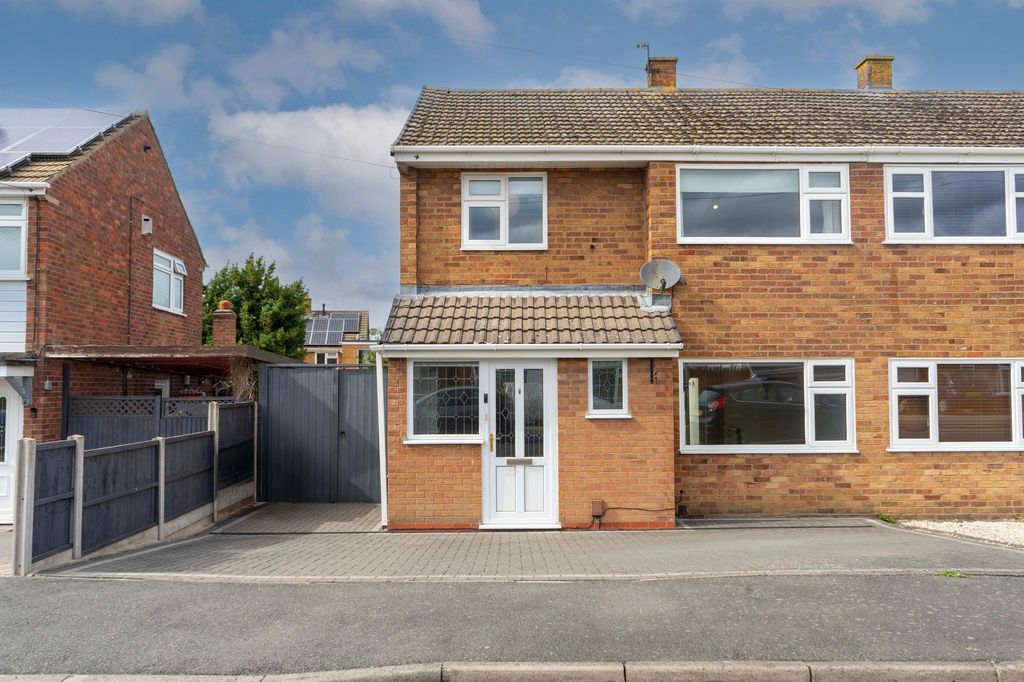 Property photo 1 of 27