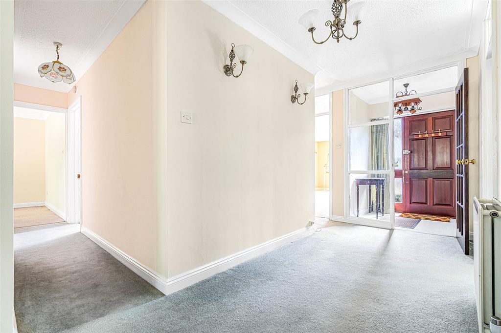 Property photo 3 of 17 14_86148.Jpg