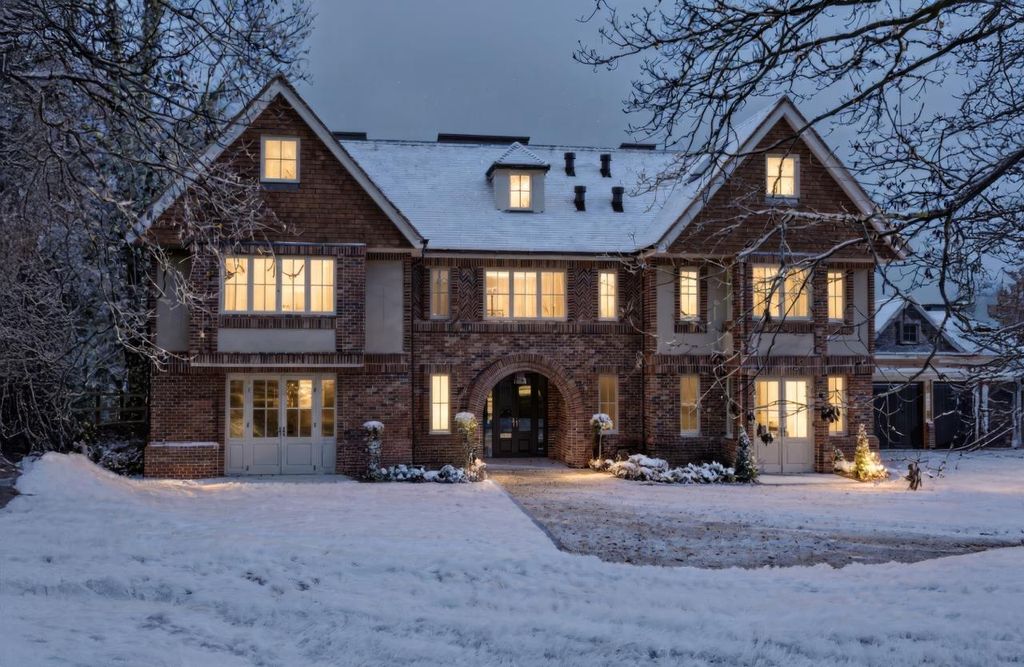 Property photo 1 of 46 B882B624-69A8-437E-8707-Aefdc2c3d236.Jpg