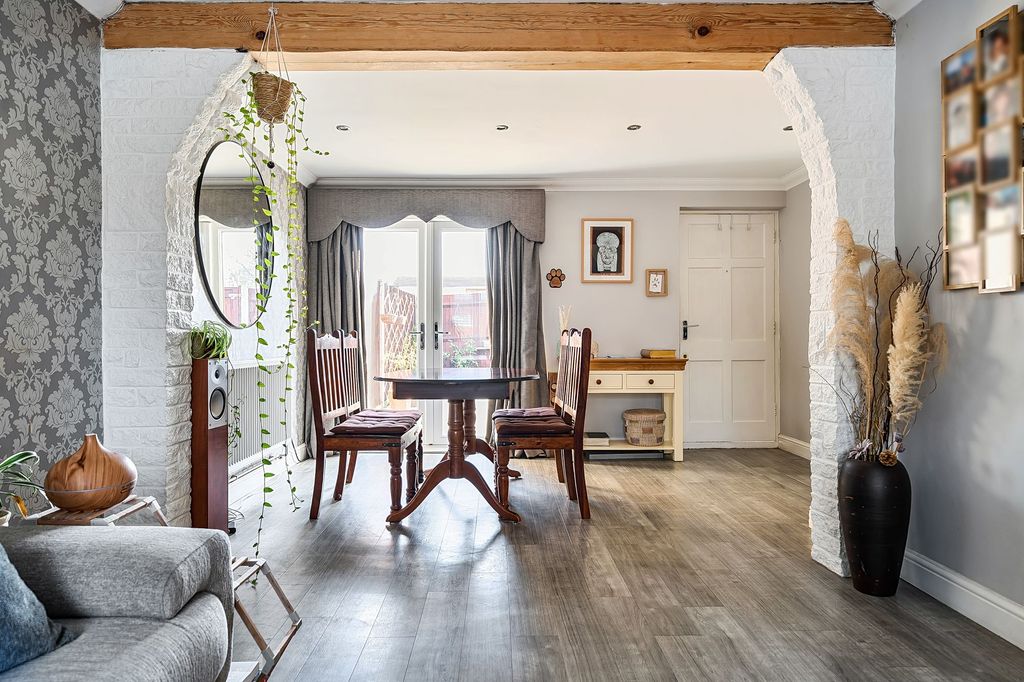 Property photo 3 of 19