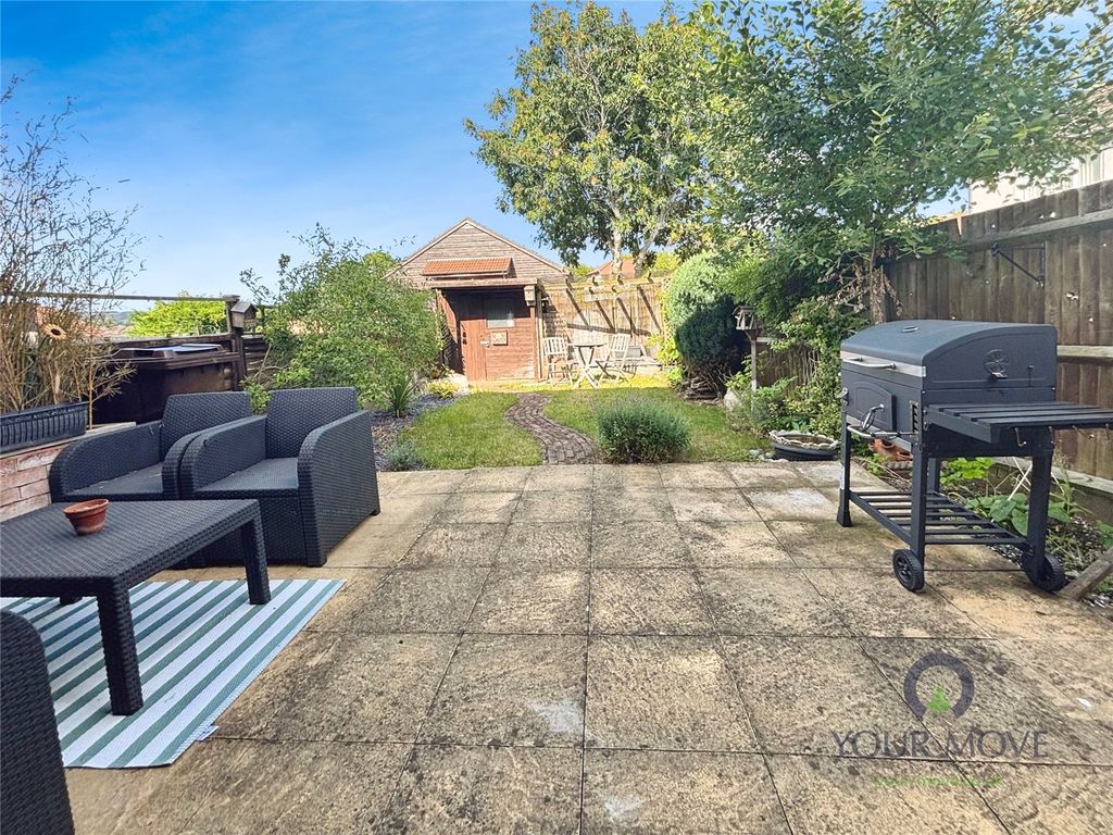 Property photo 1 of 19 Picture No. 12
