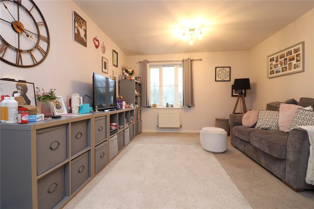 Property photo 2 of 8 Picture No. 04