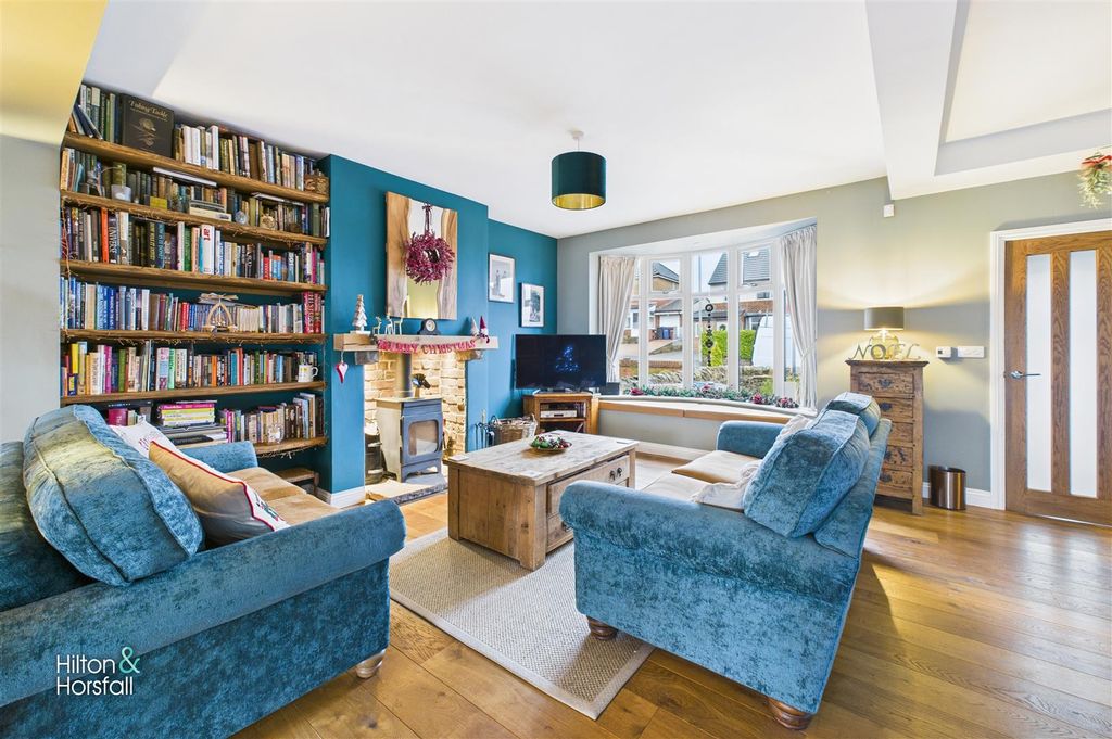 Property photo 2 of 27 Wheatley Lane Road