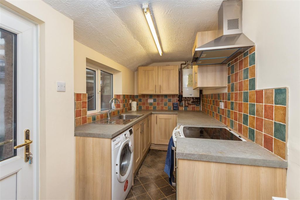 Property photo 3 of 13