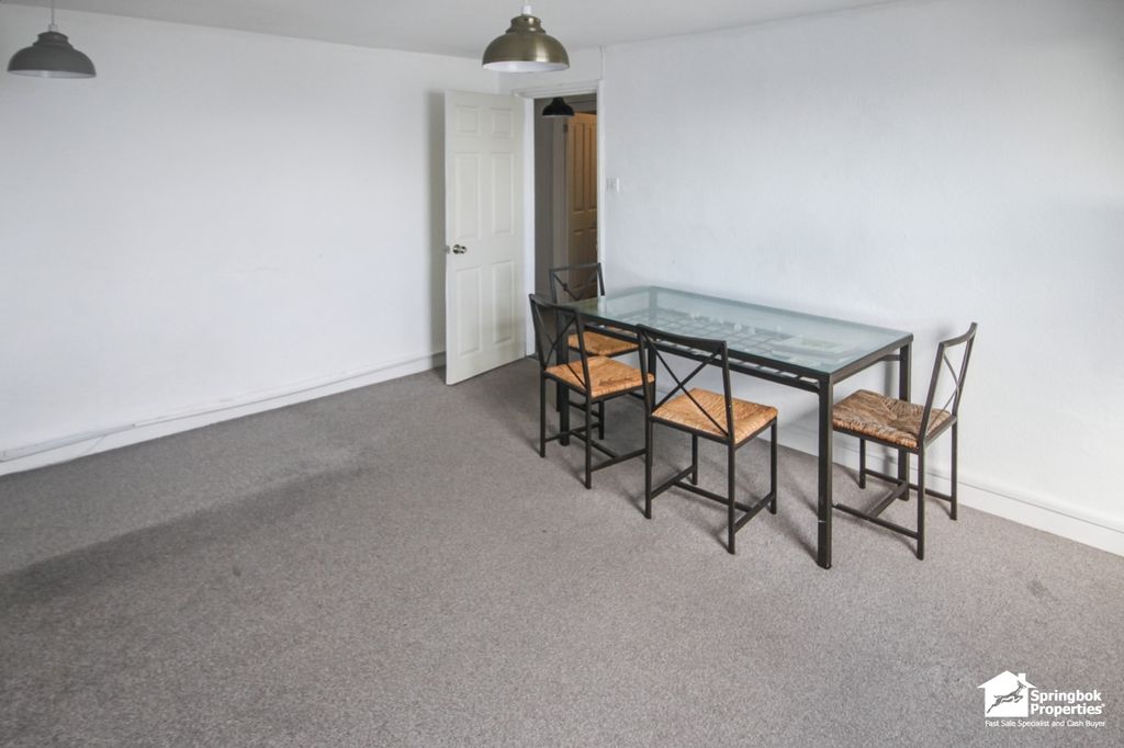 Property photo 3 of 12 Image 4