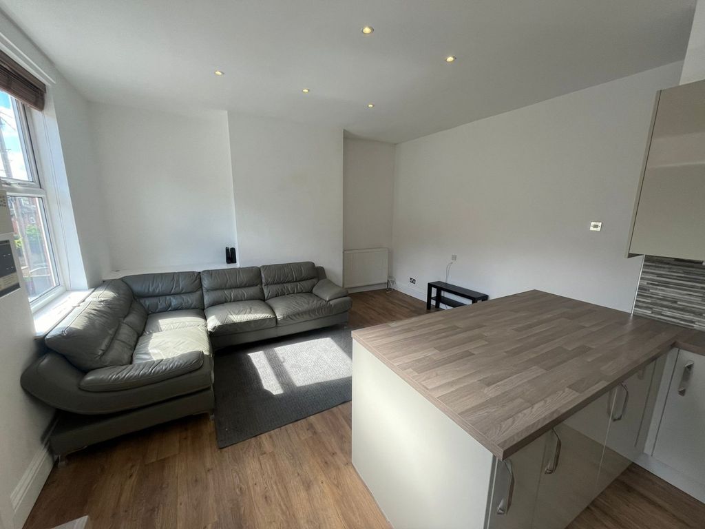 Property photo 3 of 11 Picture No. 09