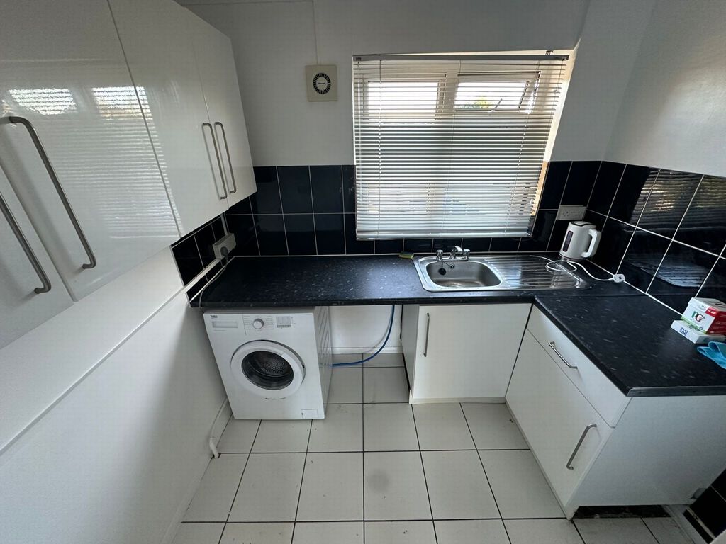 Property photo 2 of 6 Photo 1