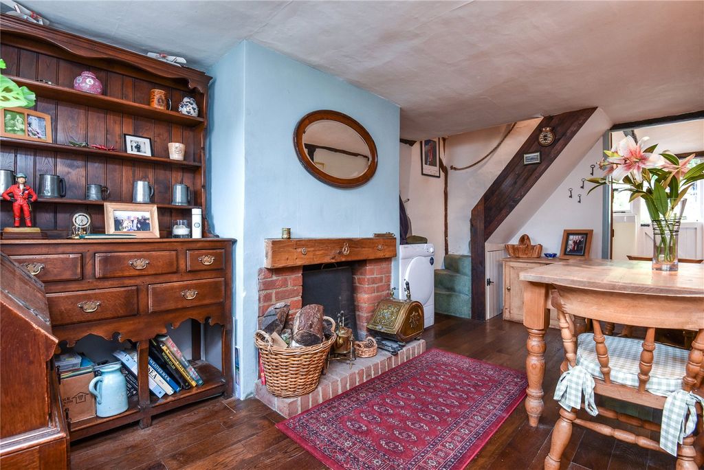 Property photo 2 of 9 Photo 02