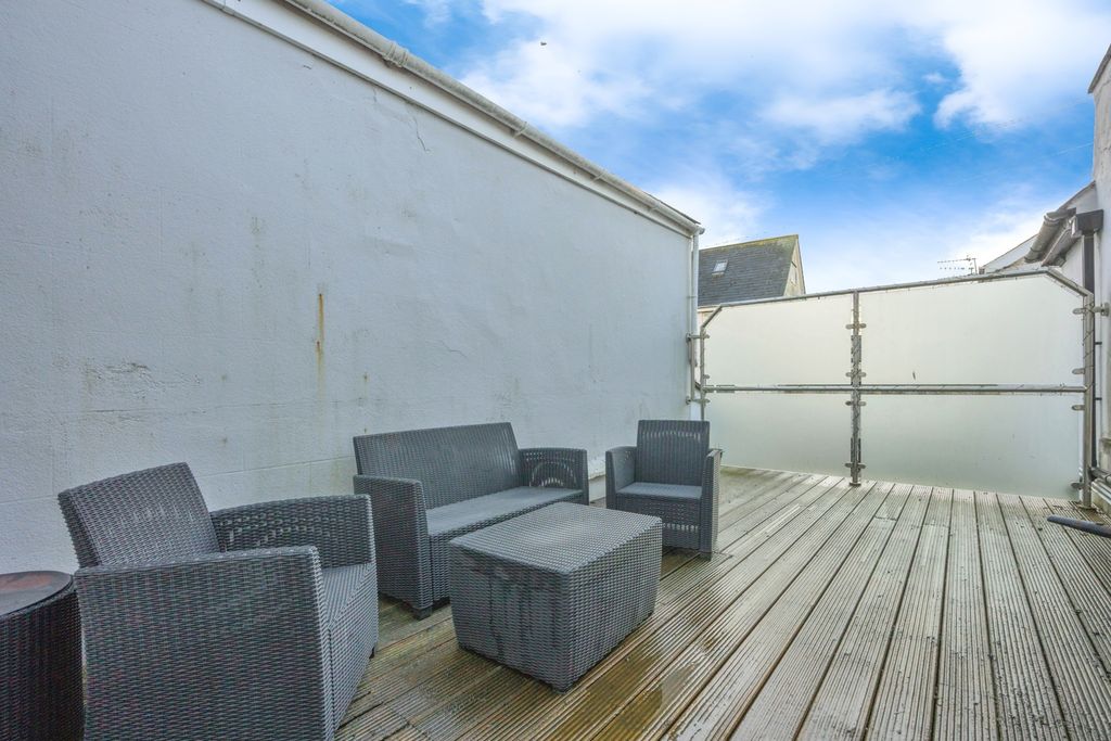 Property photo 1 of 12 Pbox-Img.Jpg