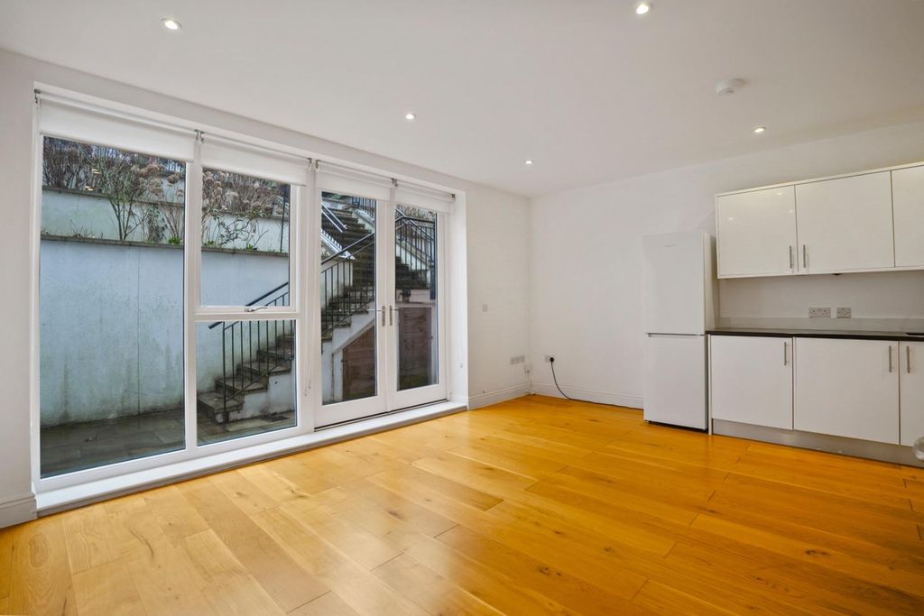 Property photo 2 of 13 Dsc09440.Jpg