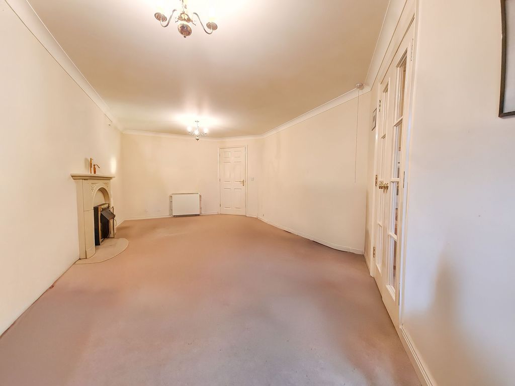 Property photo 3 of 11