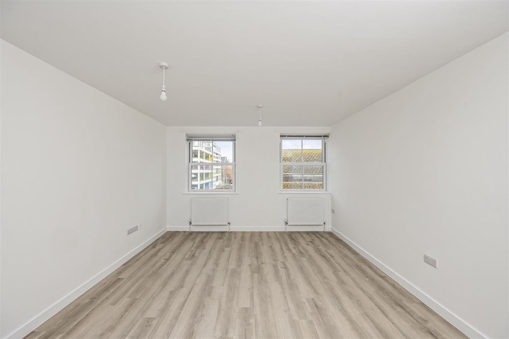 Additional image 9 of 2 bed flat to rentMontague Street, Worthing BN11