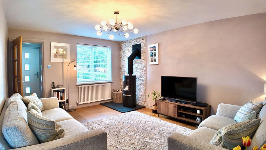 Property photo 2 of 33