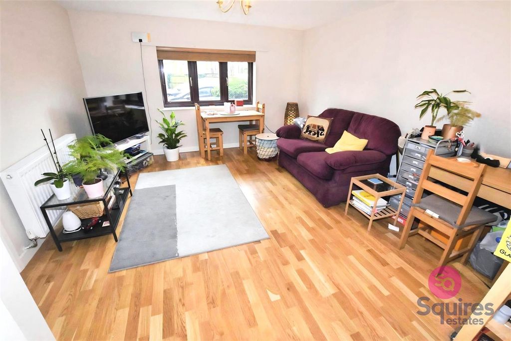 Property photo 2 of 5