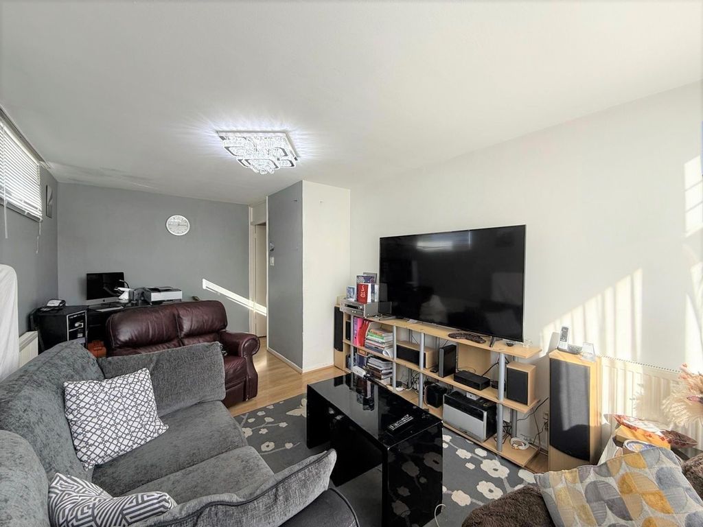 Property photo 3 of 9 Reception