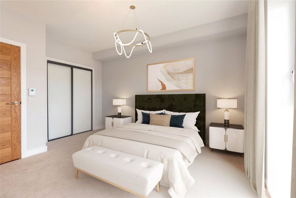 Property photo 1 of 18 Bedroom