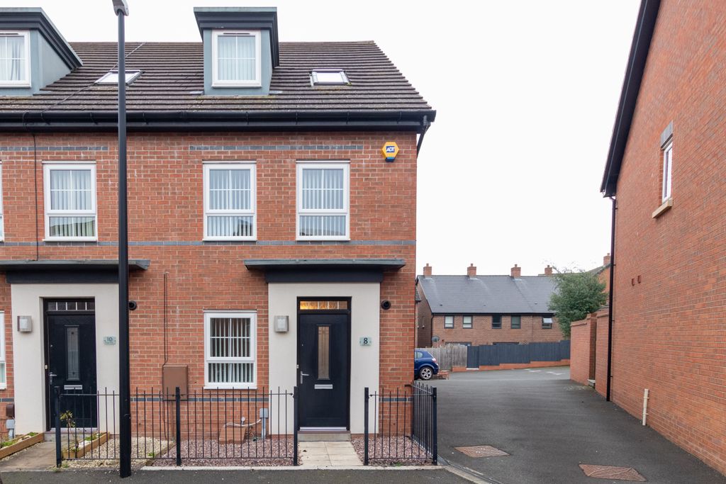 Property photo 1 of 33