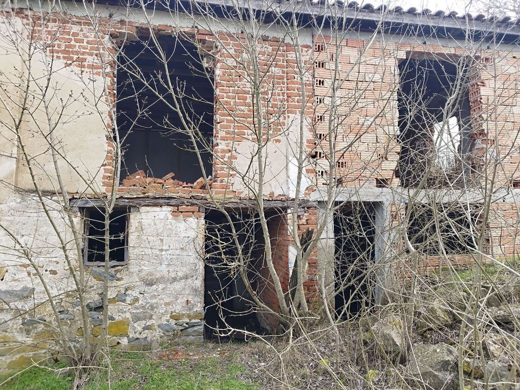 Property photo 3 of 4