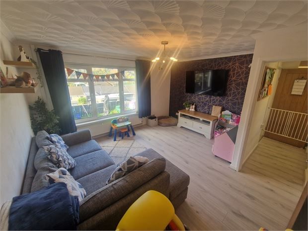 Property photo 2 of 13 Lounge