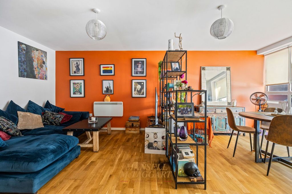 Property photo 2 of 16