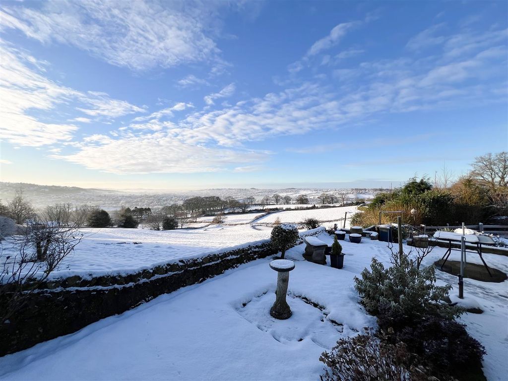 Property photo 3 of 30 Rear Garden &amp; View