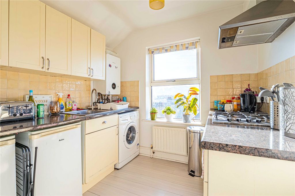 Property photo 3 of 6 Picture No. 05