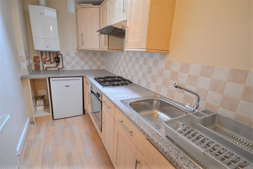 Property photo 2 of 7 Kitchen