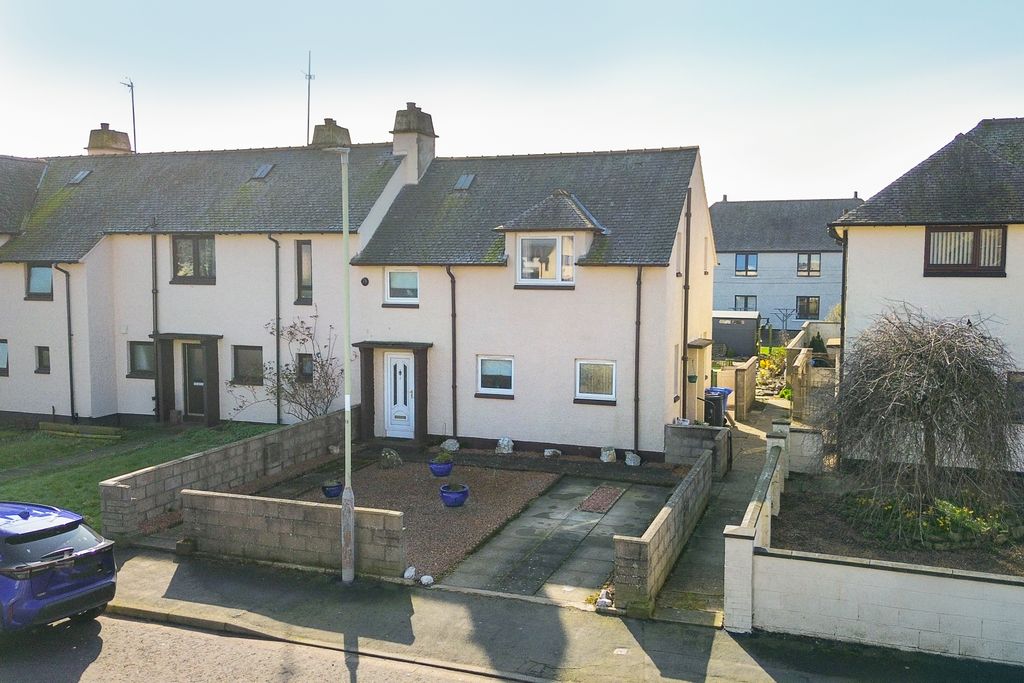 Property photo 3 of 39